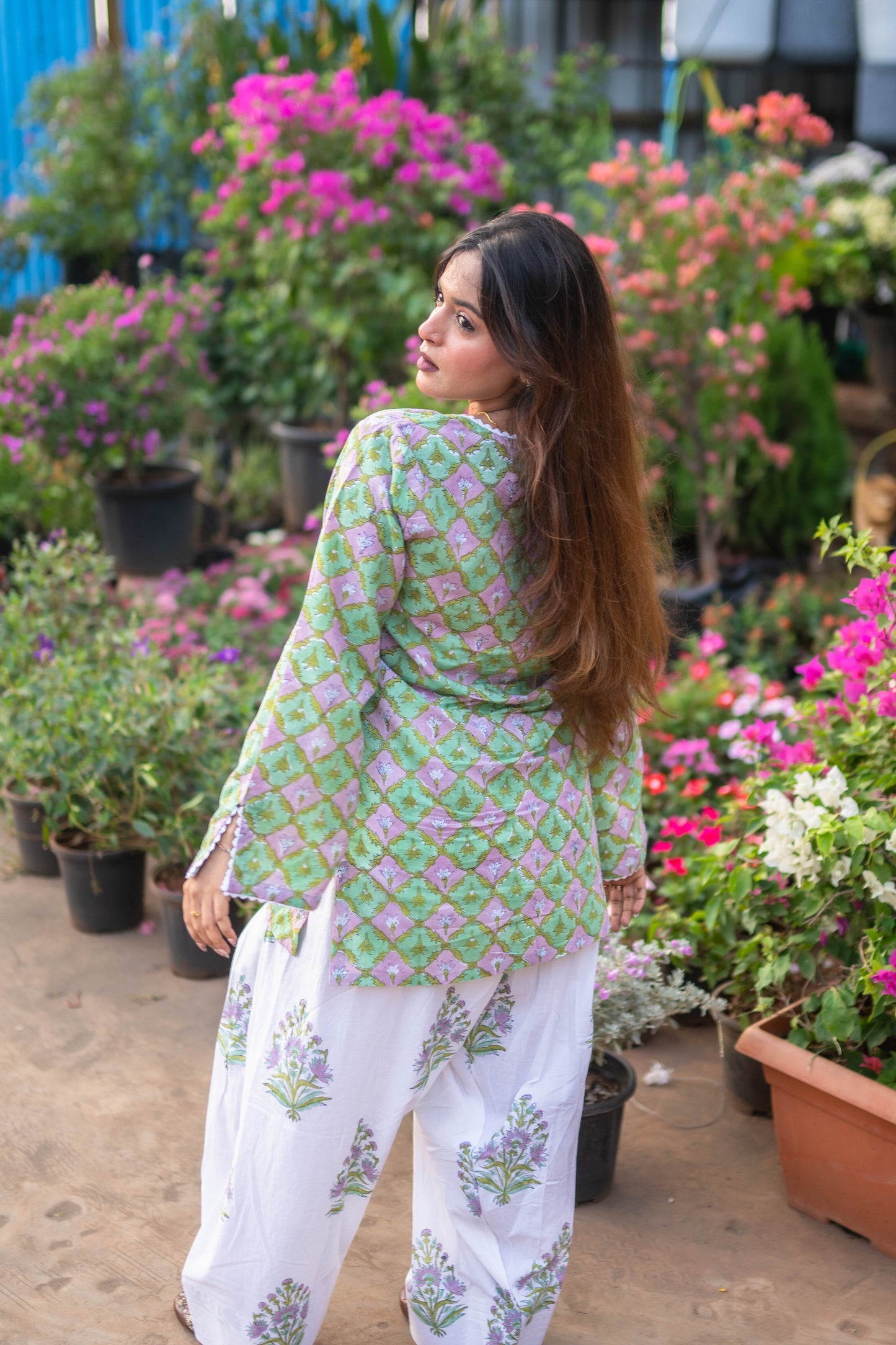 Zarah-E-Bahaar: Kurta & Farshi Salwaar Set