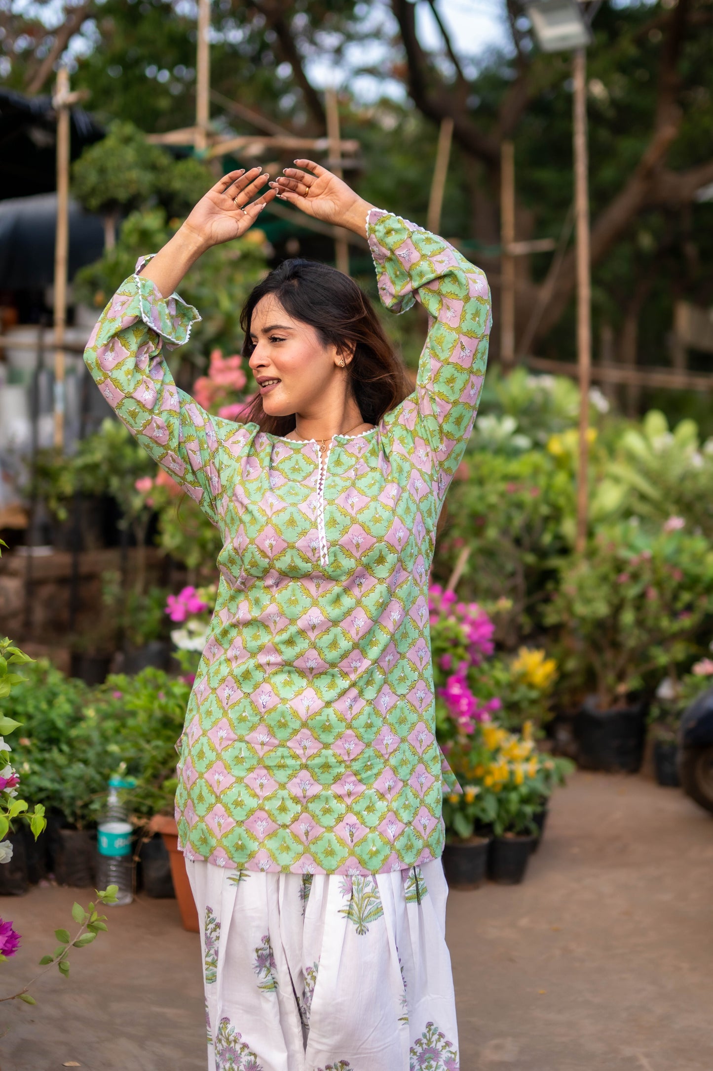 Zarah-E-Bahaar: Kurta & Farshi Salwaar Set