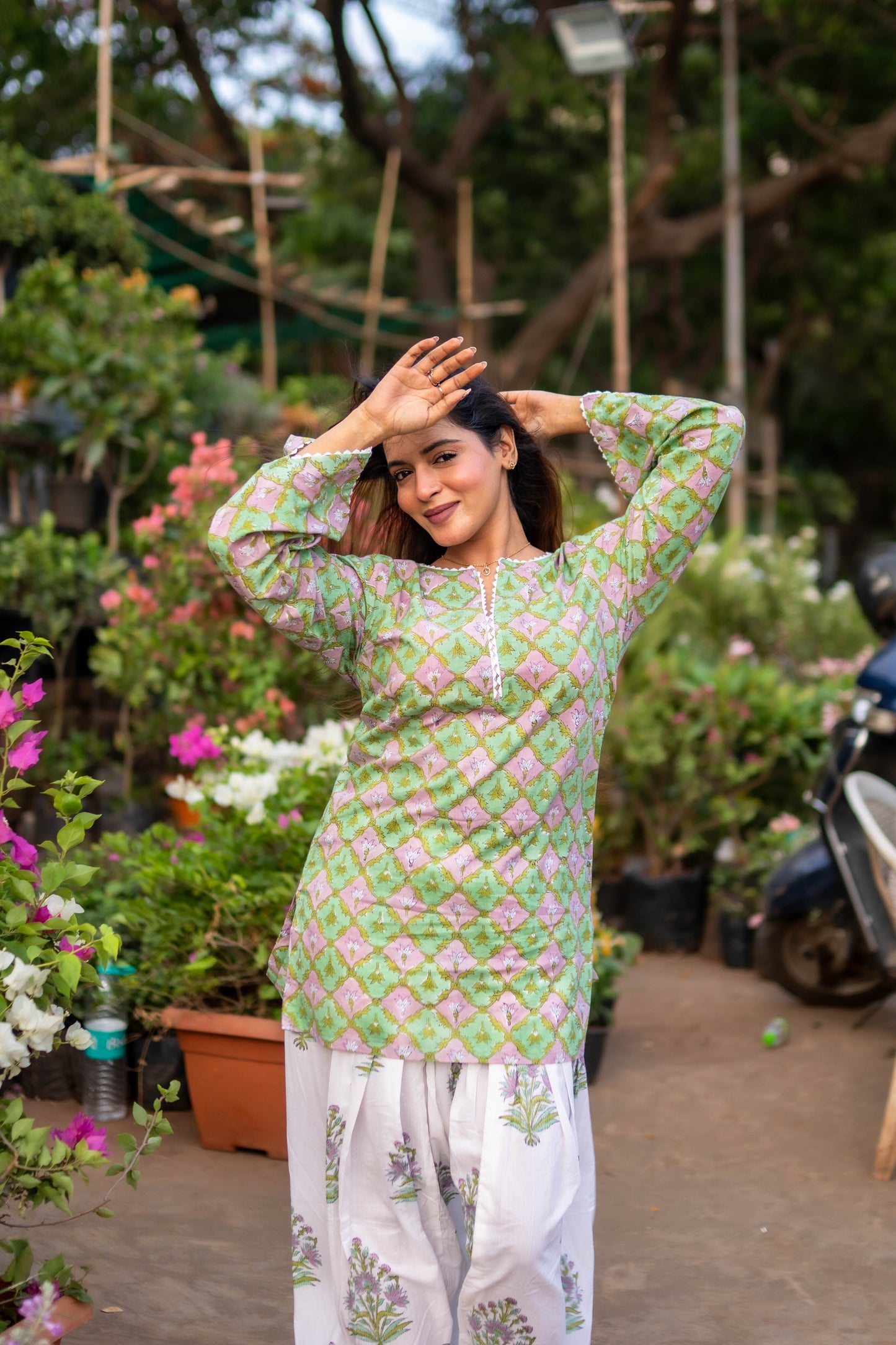 Zarah-E-Bahaar: Kurta & Farshi Salwaar Set