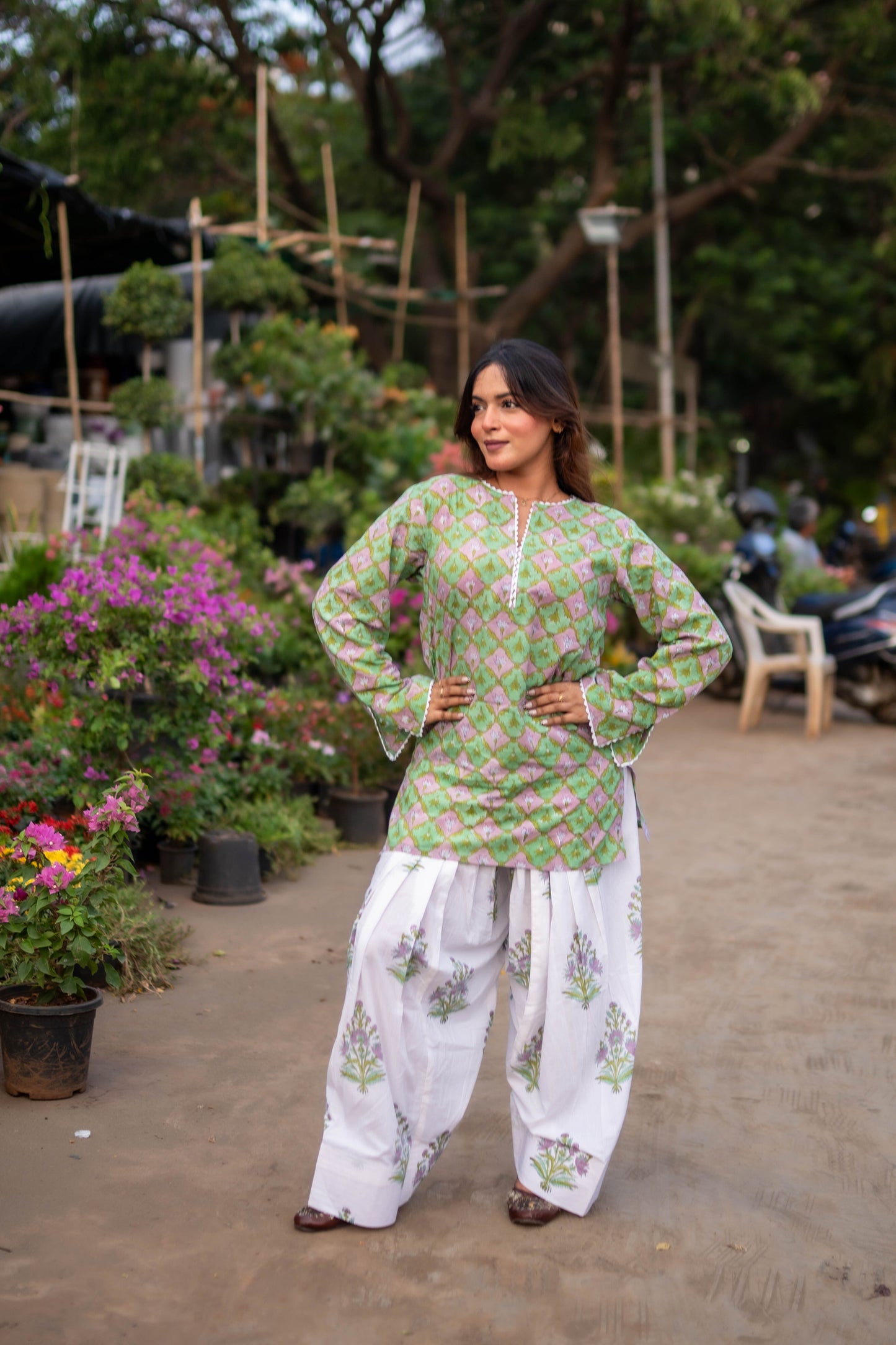 Zarah-E-Bahaar: Kurta & Farshi Salwaar Set