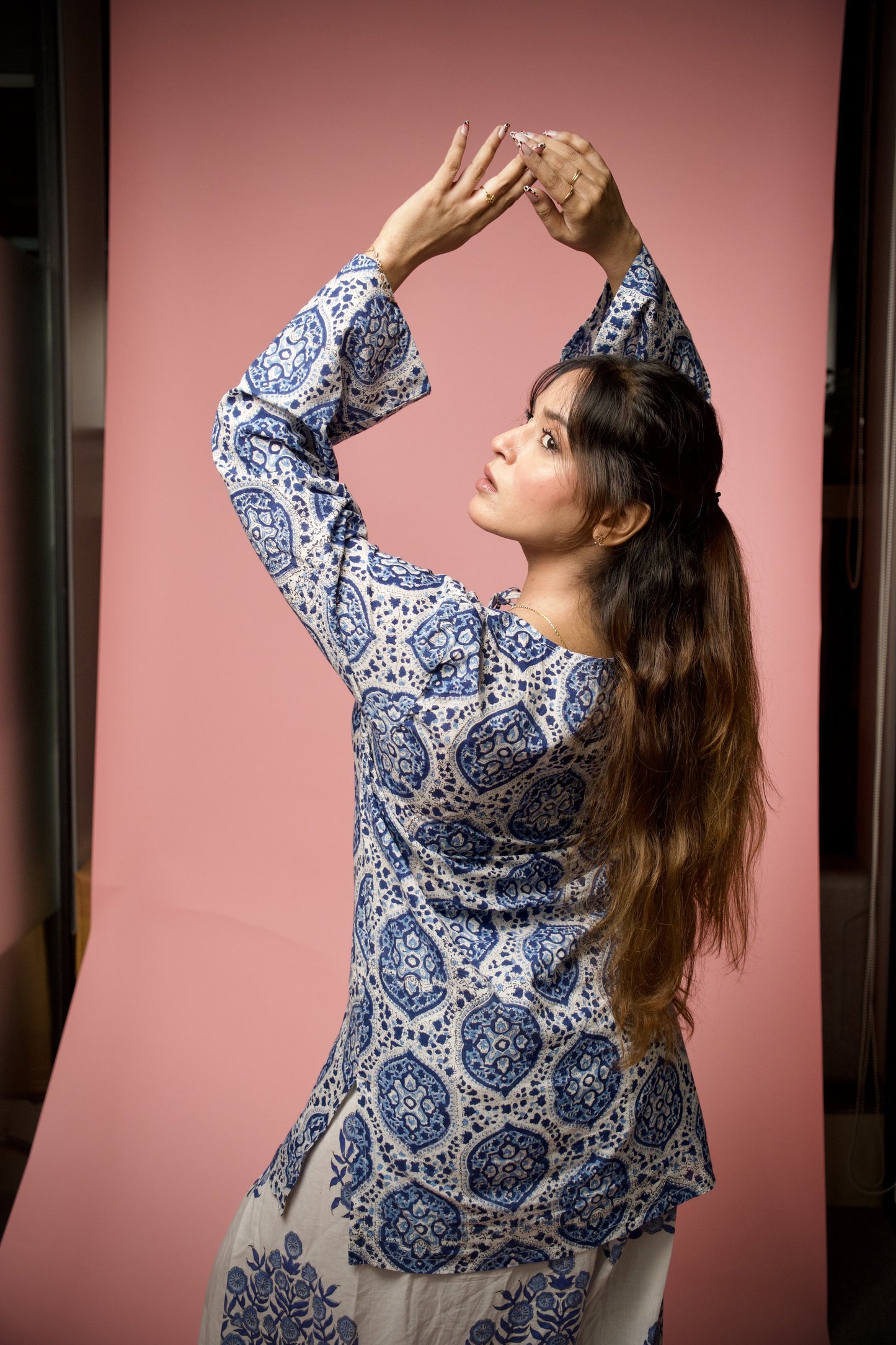 Hoor Asmaan - Kurta & Farshi Salwaar Set